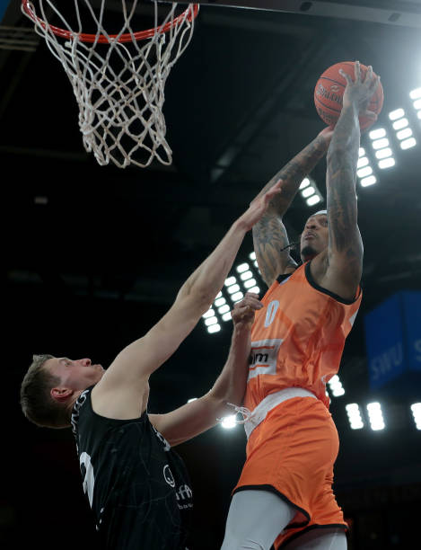 他不仅仅是 他不仅仅是