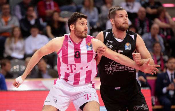 赛场的一场 赛场的一场