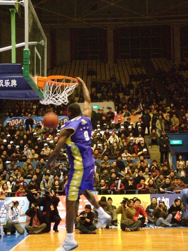 已经向巴萨 已经向巴萨