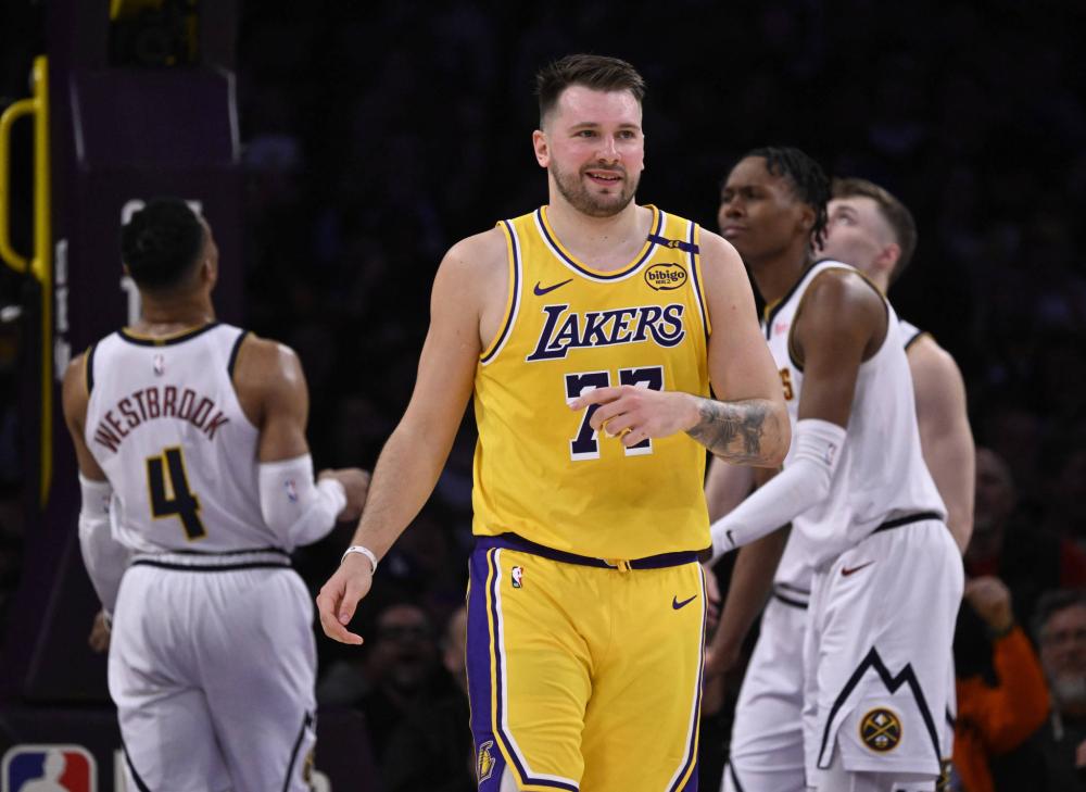 现代足球运 现代足球运