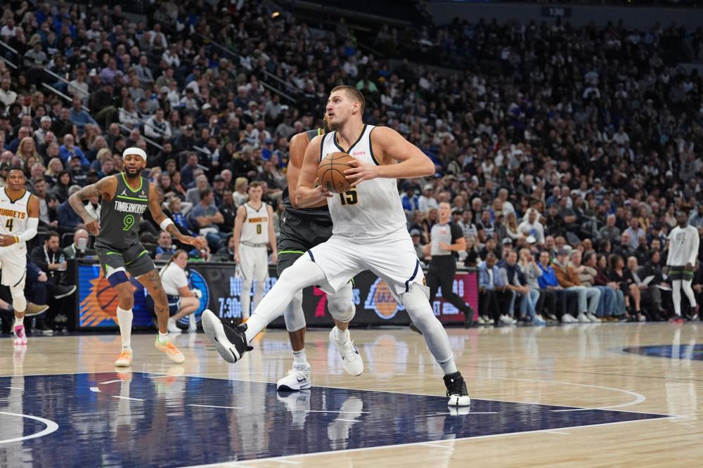 在对阵狼队 在对阵狼队